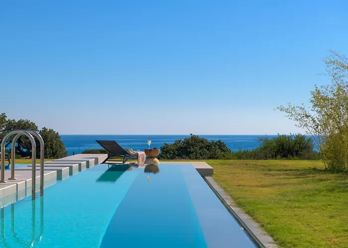 Albatross Beach Front Villas