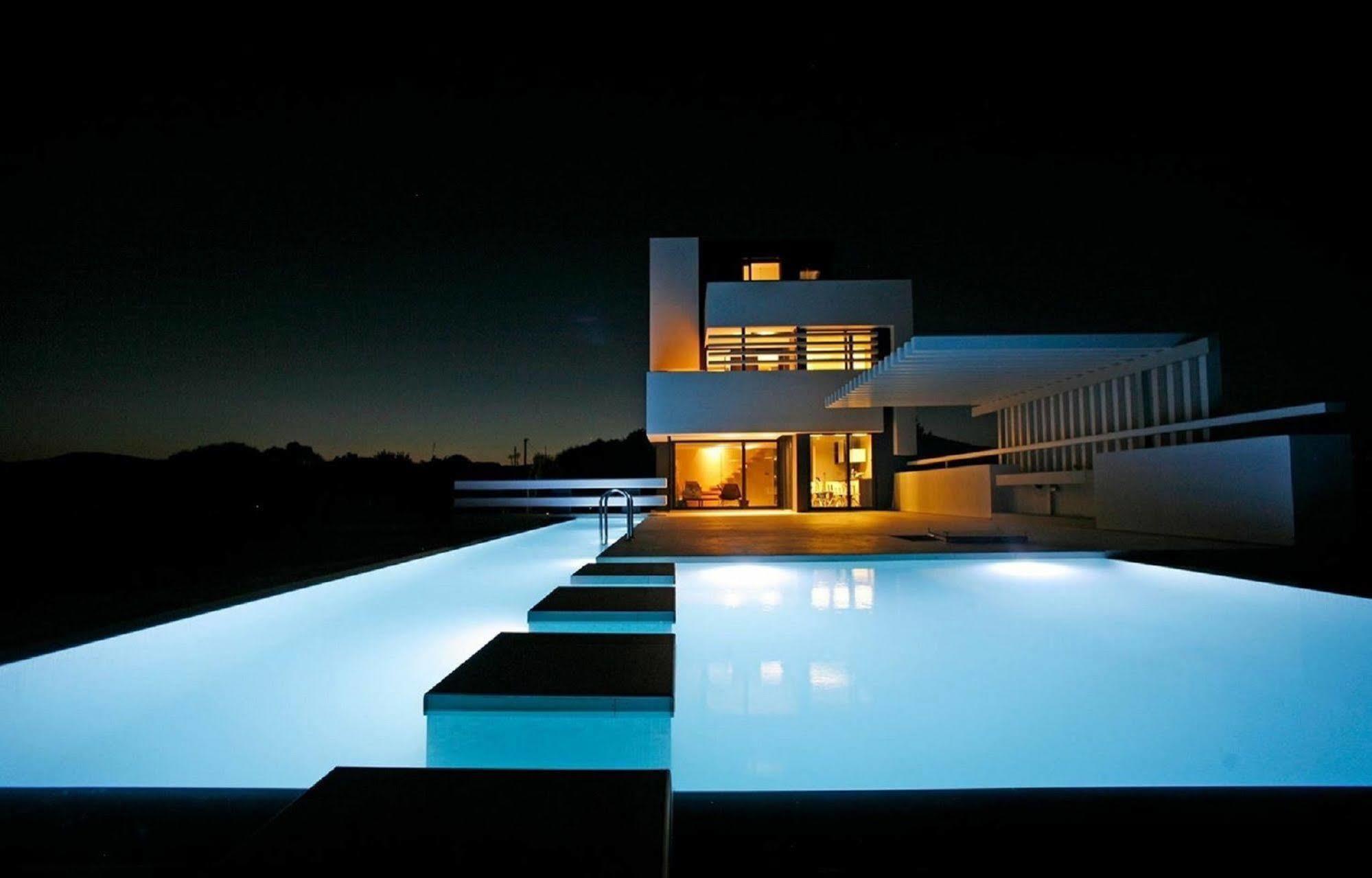 Albatross Beach Front Villas * Gennadi