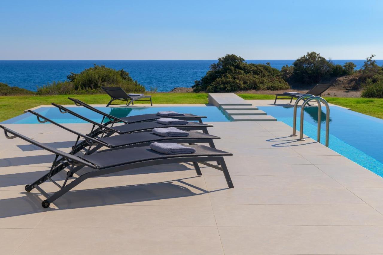 Albatross Beach Front Villas Villa