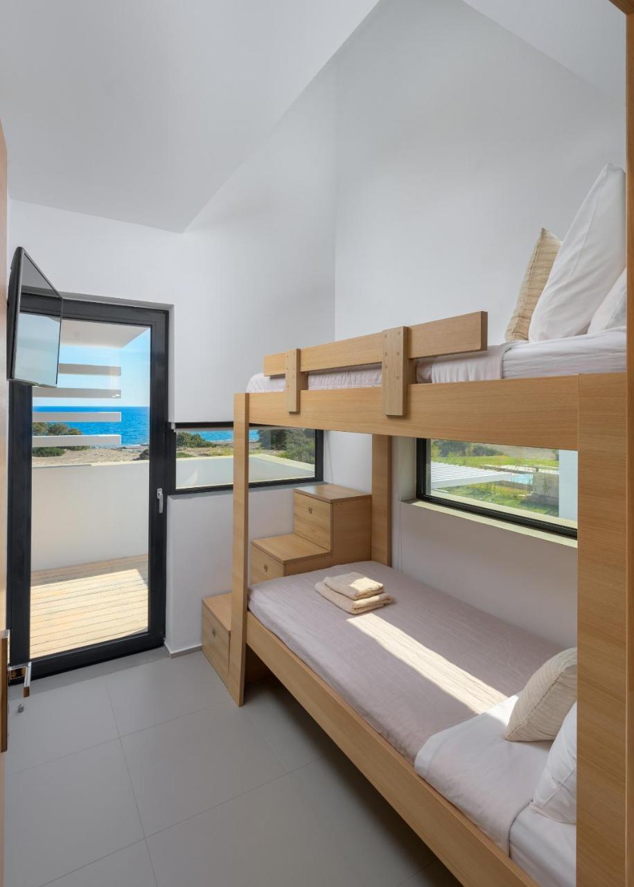 Albatross Beach Front Villas Gennadi