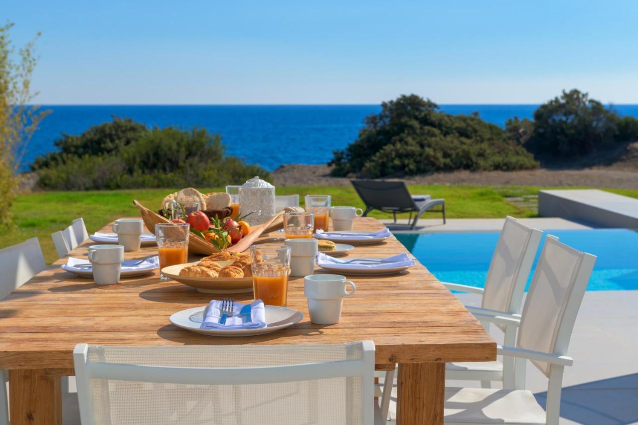 Albatross Beach Front Villas Gennadi