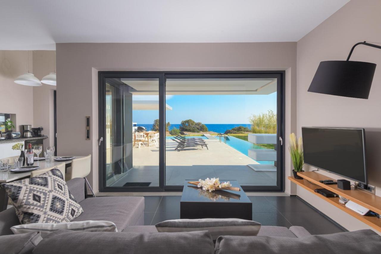 Albatross Beach Front Villas Villa Gennadi