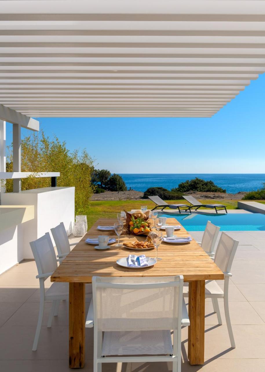 Albatross Beach Front Villas Gennadi