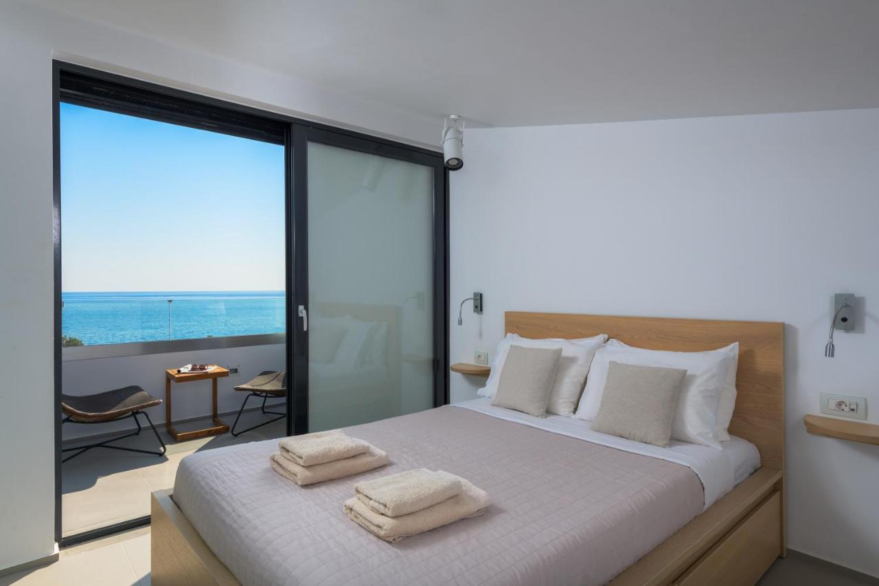 Albatross Beach Front Villas * Gennadi