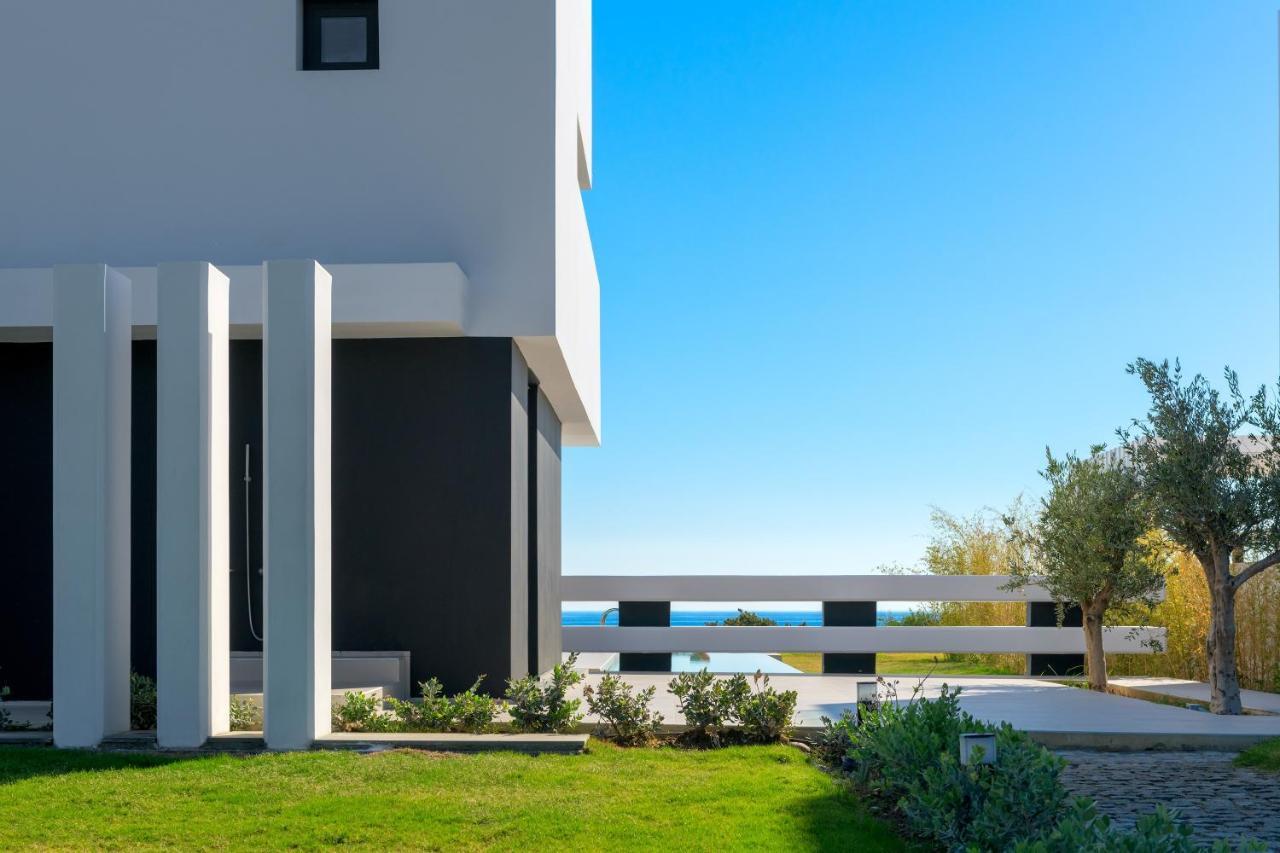 Vila Albatross Front *