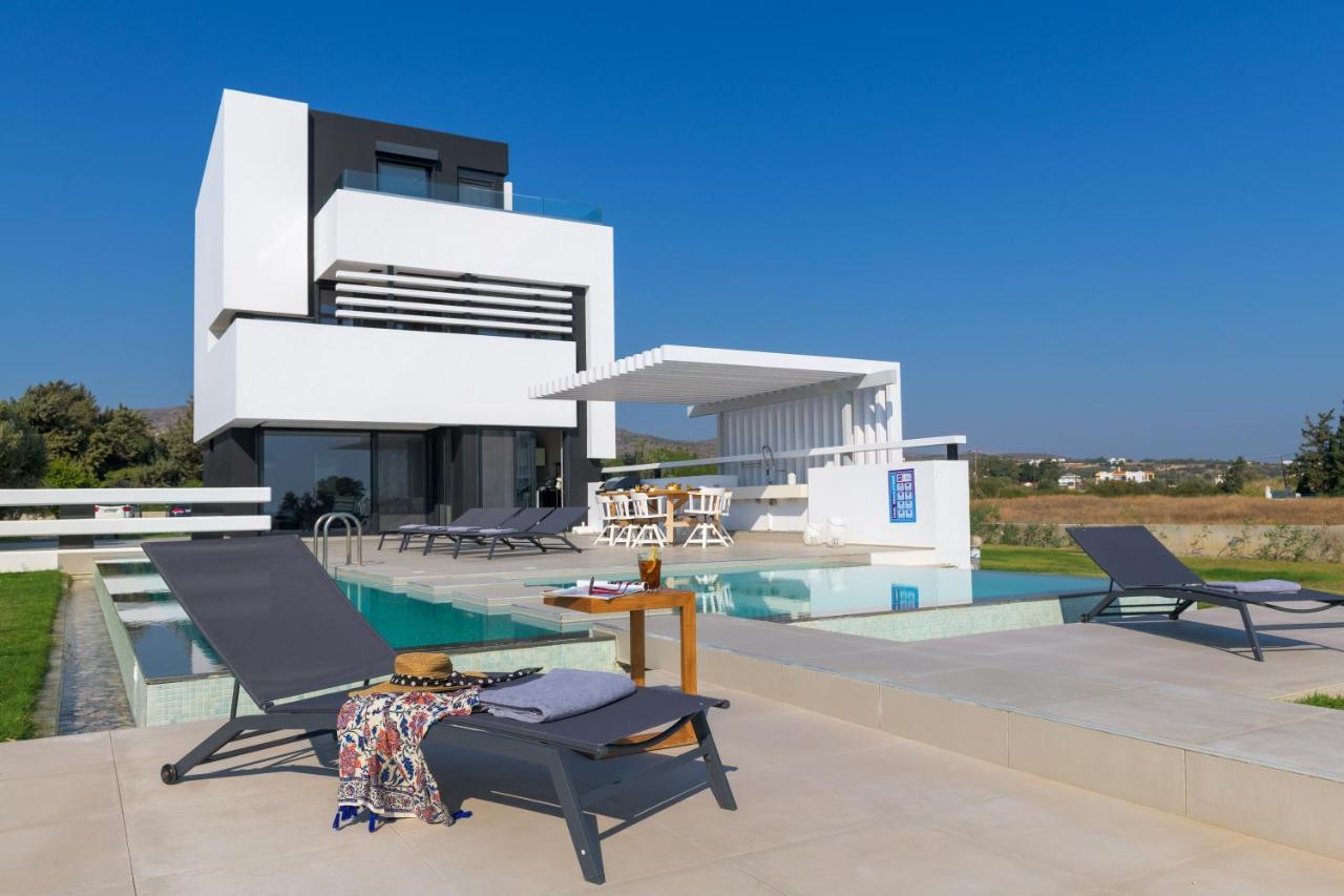 Albatross Front Villa